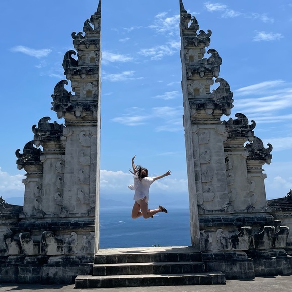 👋 Bookmark My Closet! ❤️😁Hi, I’m Katie…. - Picture 1 of 16